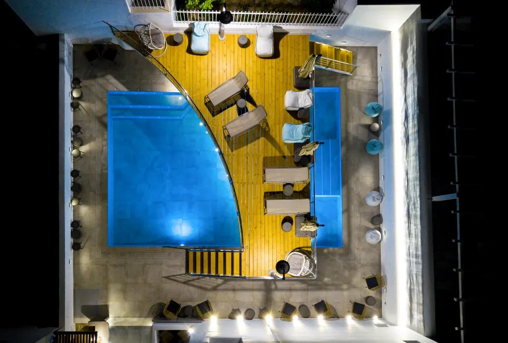 Pool, Deluxe Suites Santorini, Santorini
