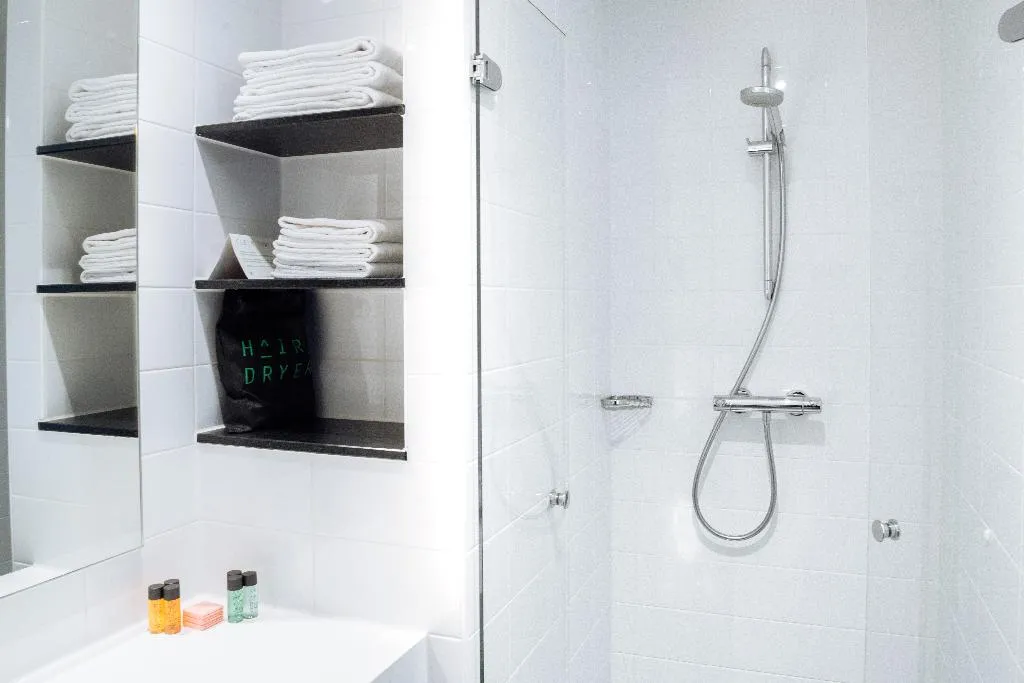 TRIPLE STANDARD Room, Hotel Casa Amsterdam, Amsterdam