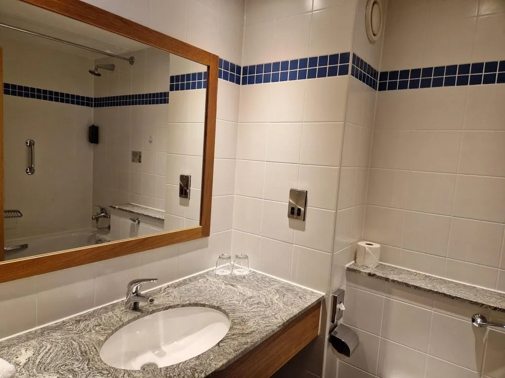 TRIPLE TWO BEDS Room, Clayton Hotel Liffey Valley, Dublin