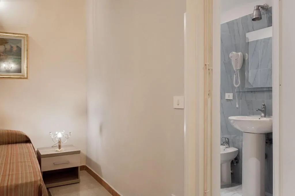 Room, Domus Napoleone, Naples