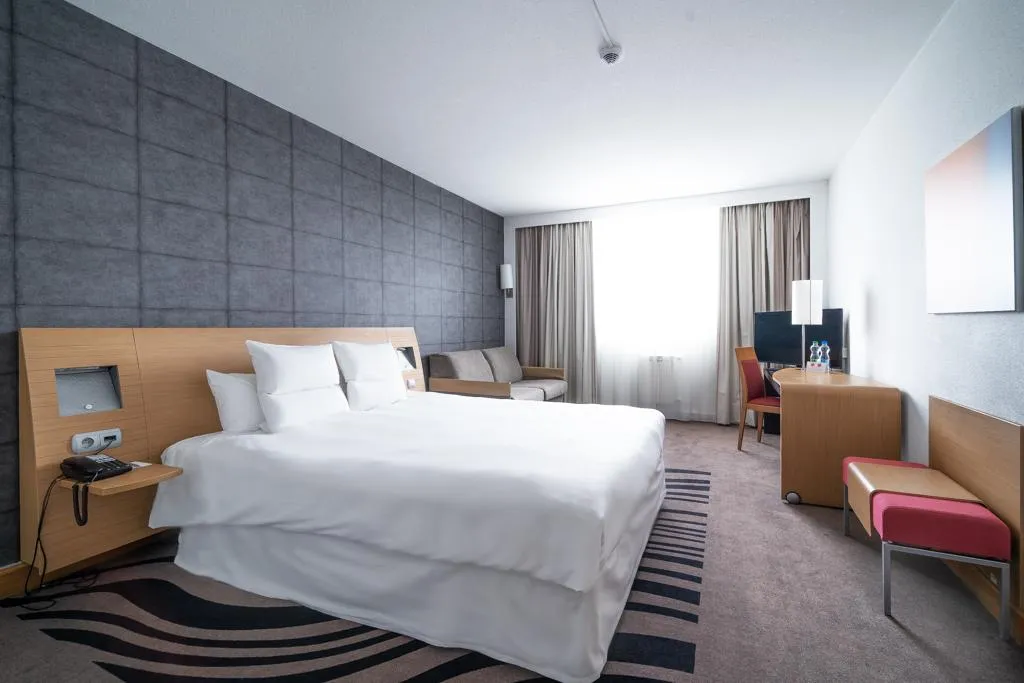 DOUBLE SUPERIOR Room, Novotel Krakow City West, Krakow