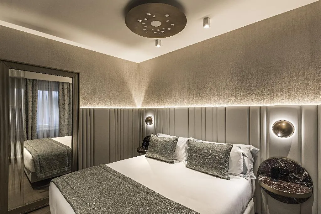 DOUBLE CLASSIC KING BED Room, The Pantheon Iconic Rome Hotel, Rome