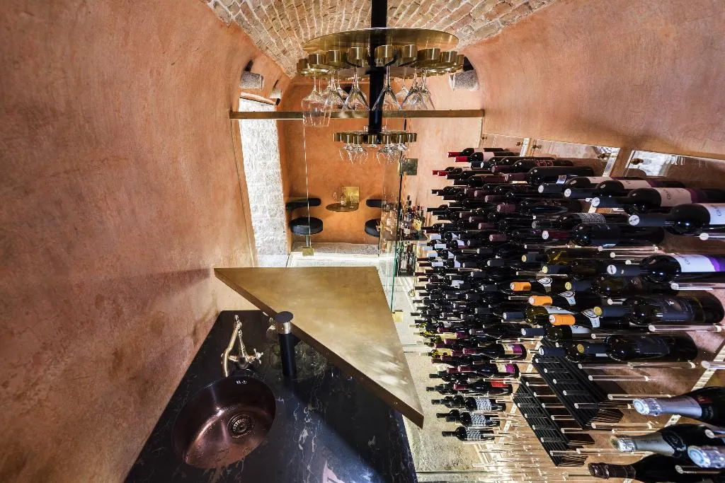 Bar, Spirito Santo Palazzo Storico, Istria