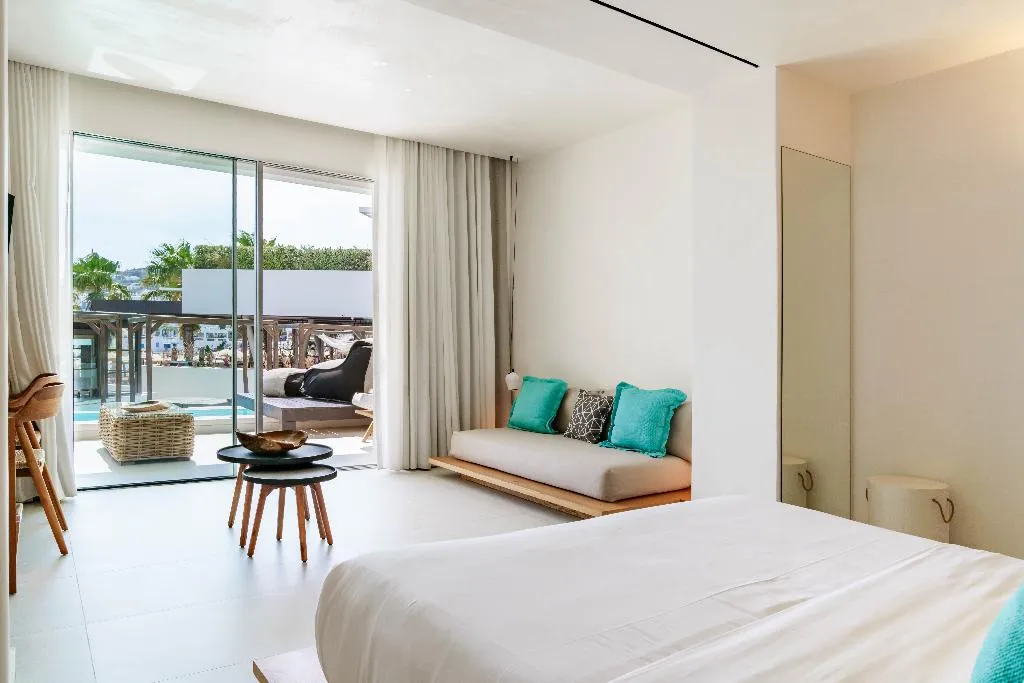 SUITE SUPERIOR WITH PRIVATE POOL Room, Mykonos Dove beach hotel, Mykonos