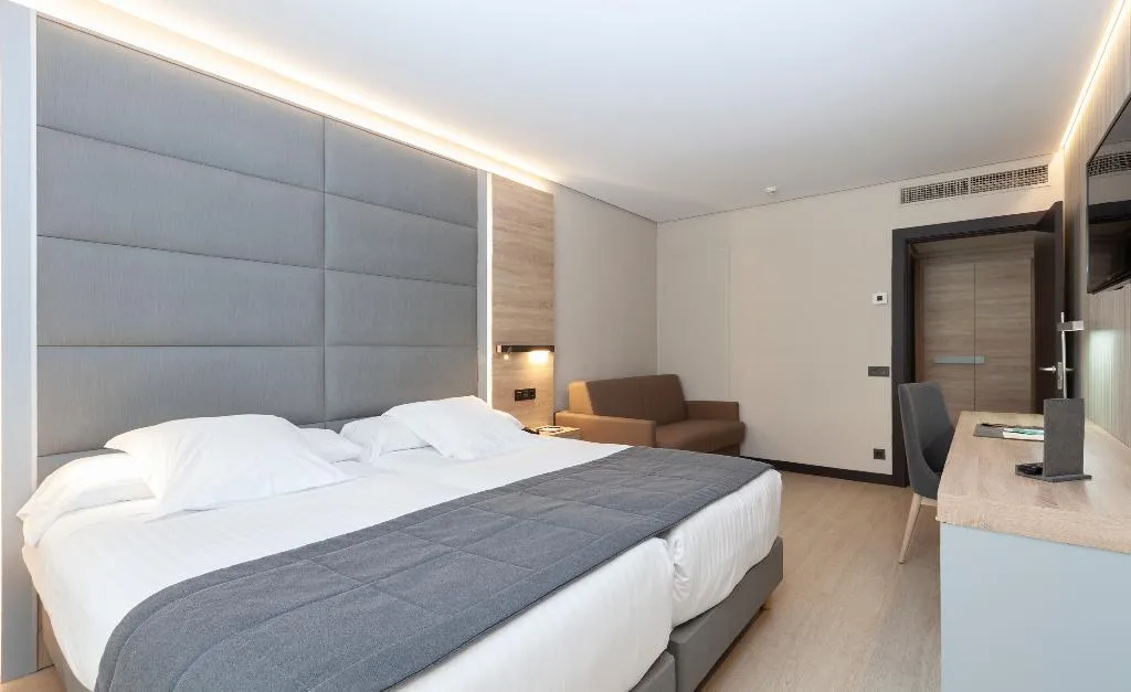 FAMILY ROOM STANDARD Room, Liabeny, Madrid