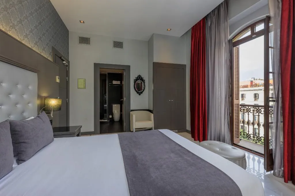 Double or Twin SUPERIOR Room, Hotel Ciutadella Barcelona, Barcelona