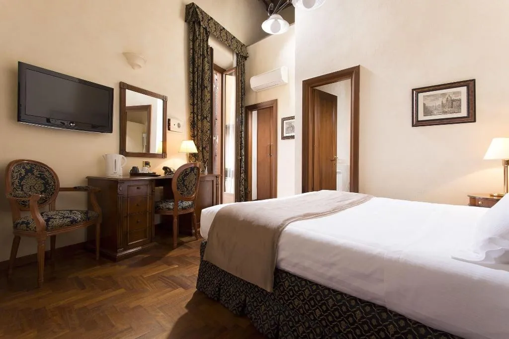 Room, Teatro Pace 33, Rome