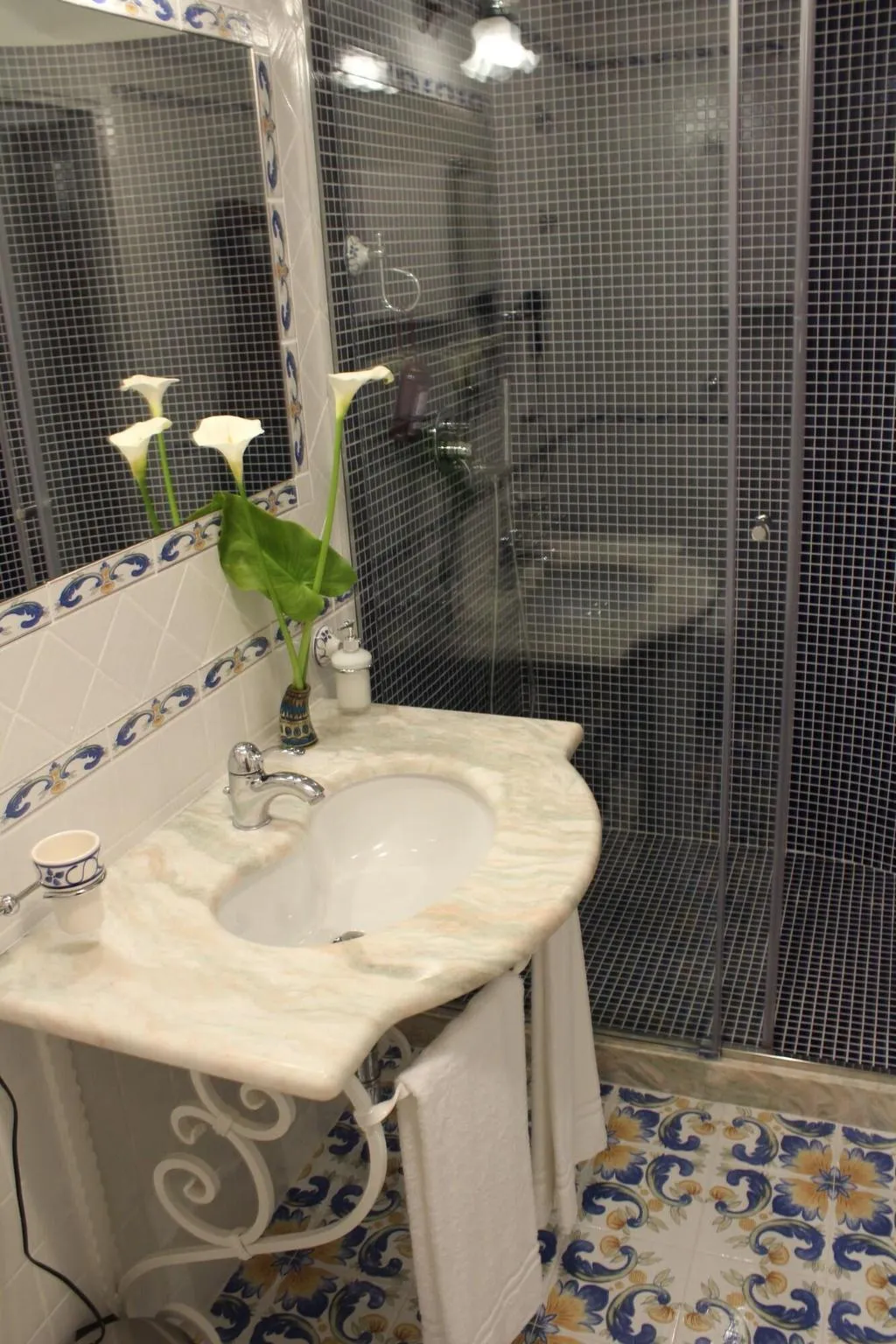Room, Surriento Suites, Naples