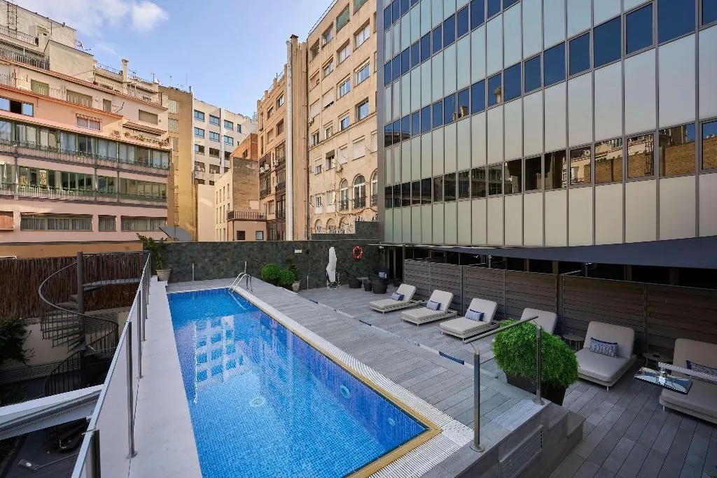 Pool, Catalonia Square, Barcelona