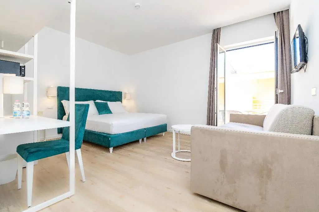 Double or Twin COMFORT Room, Hotel Isabella Sorrento, Naples