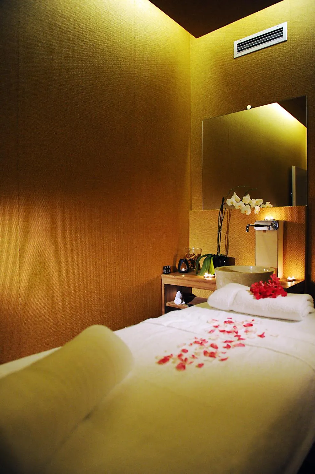 Sports and Entertainment, Sikyon Hotel, Athens