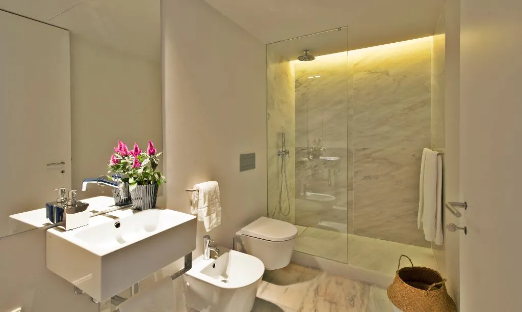 APARTMENT SUPERIOR THREE BEDROOMS Room, Lisbon Five Stars Apartments 8 Building, Lisbon