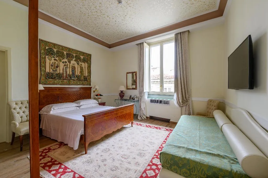 TRIPLE STANDARD Room, Kraft, Florence