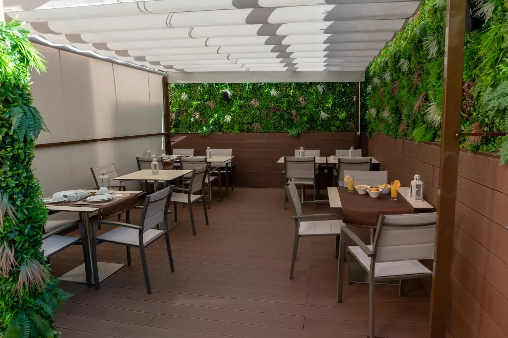 Terrace, Dinya Lisbon Hotel & Lounge Bar, Lisbon