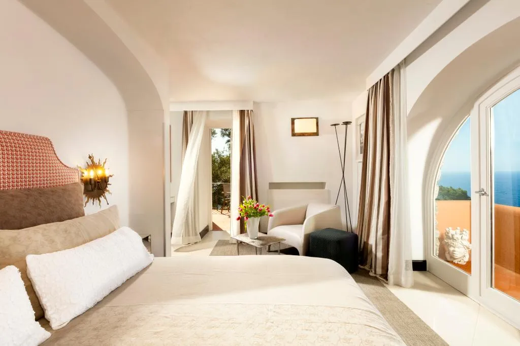 DOUBLE DELUXE SEA VIEW WITH BALCONY Room, Punta Tragara, Naples