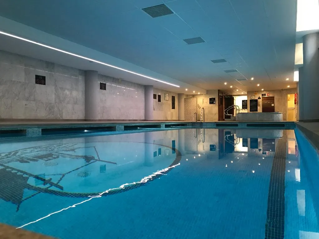 Sports and Entertainment, Macdonald Dona Lola, Costa Del Sol