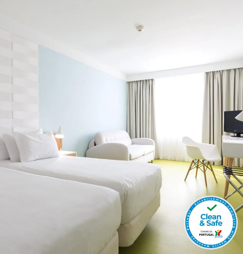 Double or Twin CAPACITY 3 Room, Legendary Porto Hotel, Porto