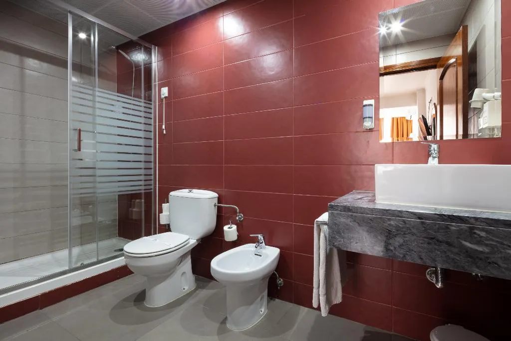 TRIPLE STANDARD Room, Anjos, Lisbon