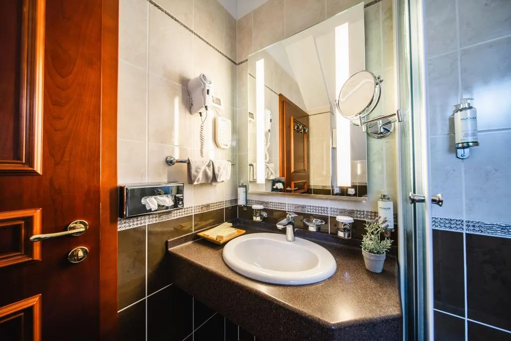 SUITE CAPACITY 2 Room, Boutique Hotel Kazbek, Dubrovnik