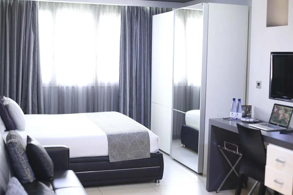 STUDIO QUEEN SIZE BED Room, Pebbles Boutique Aparthotel, Malta