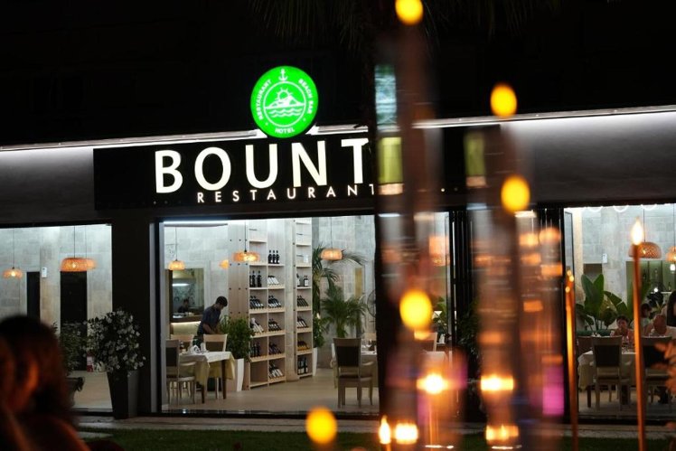 Bounty Hotel, Kavaje
