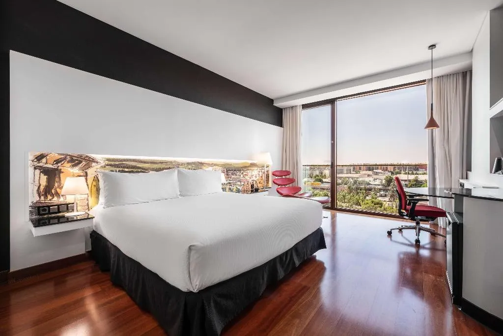 DOUBLE WITH VIEWS Room, Hilton Madrid Airport, Madrid