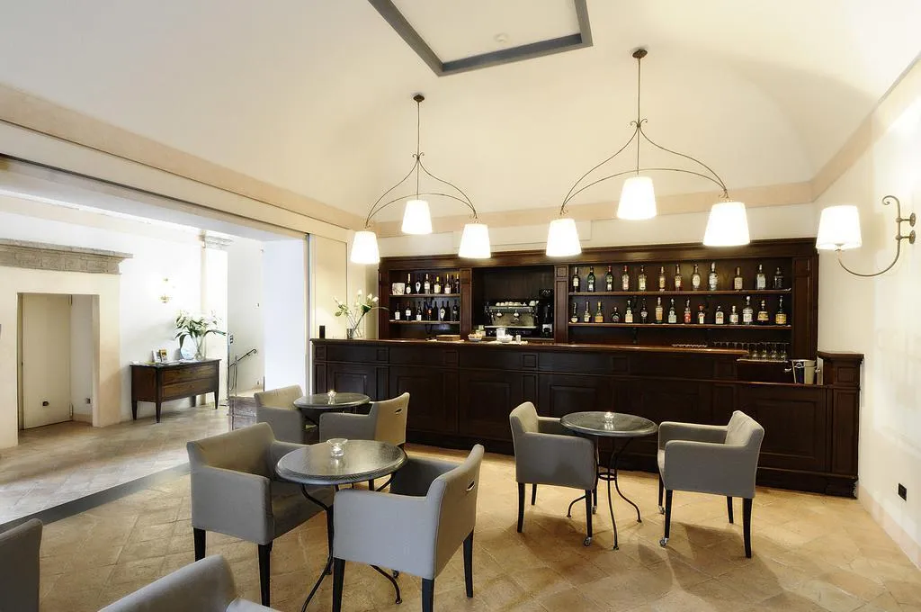 Bar, Palazzo Piccolomini, Perugia