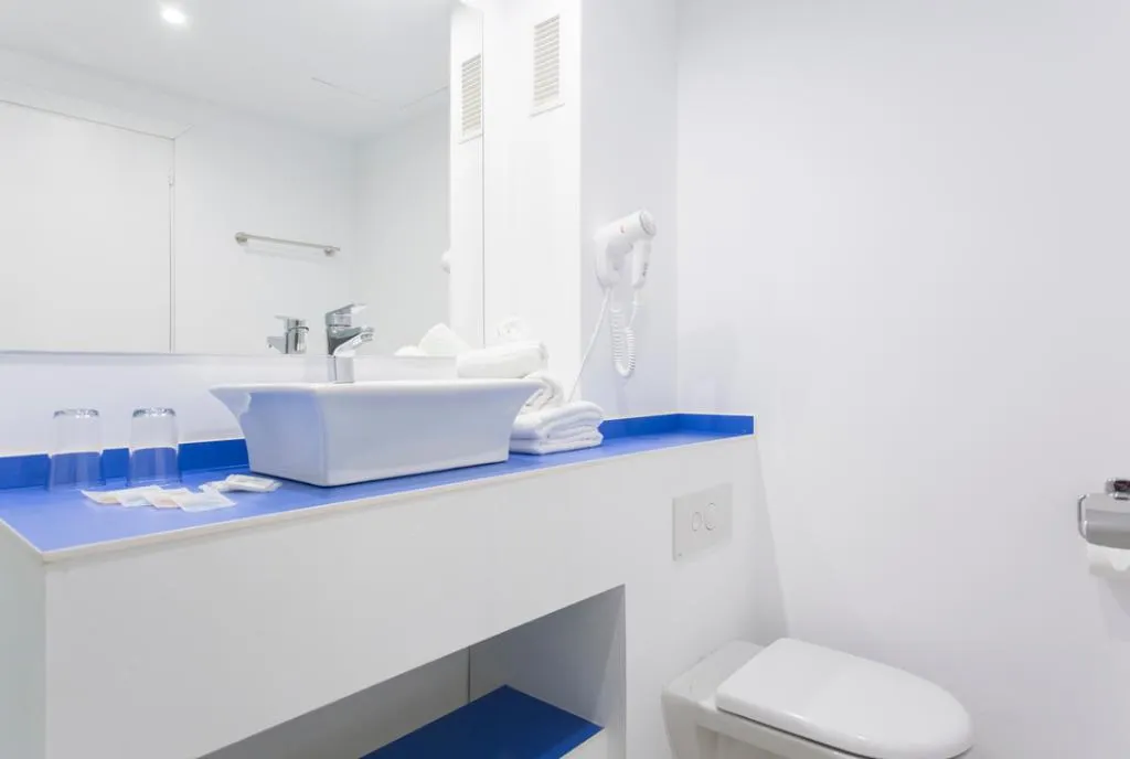 Double or Twin WITH BALCONY Room, Guya Wave, Majorca