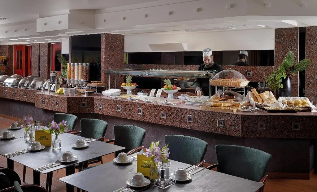 Restaurant, Holiday Inn Athens Attica Av. Airport West, Athens