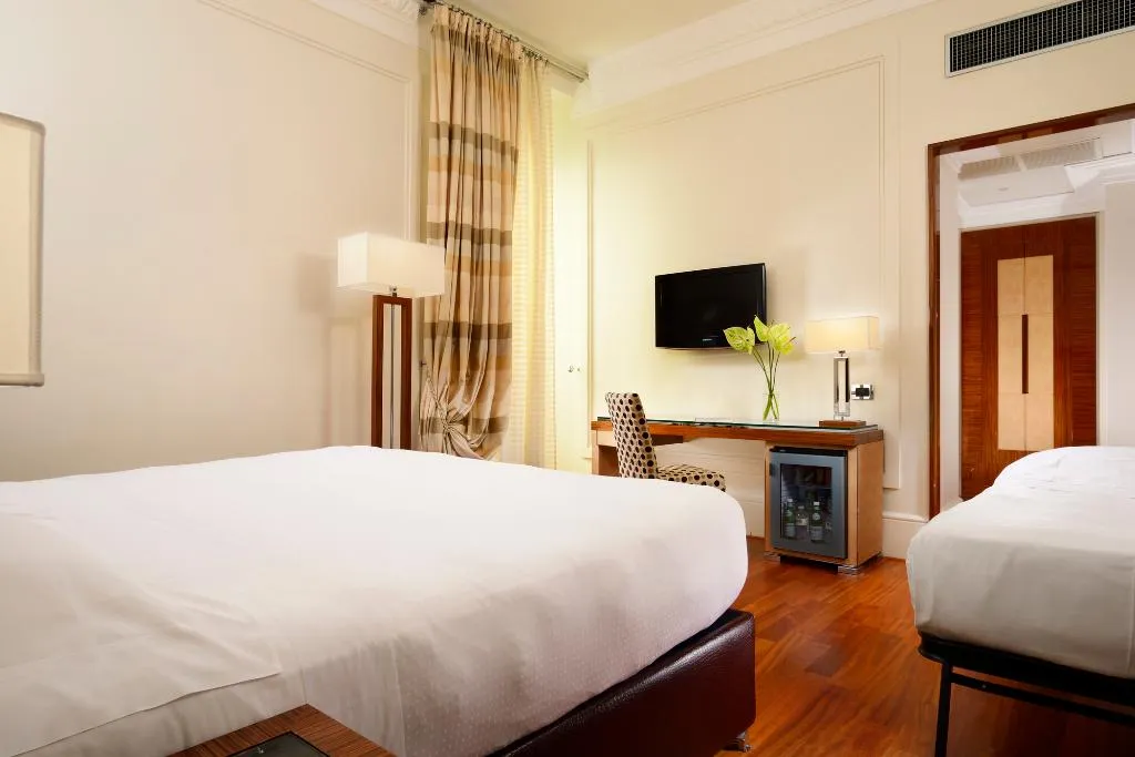 DOUBLE SUPERIOR CAPACITY 3 Room, UNA HOTELS Decò Roma, Rome