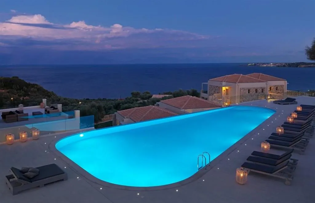 Pool, Camvillia, Kalamata