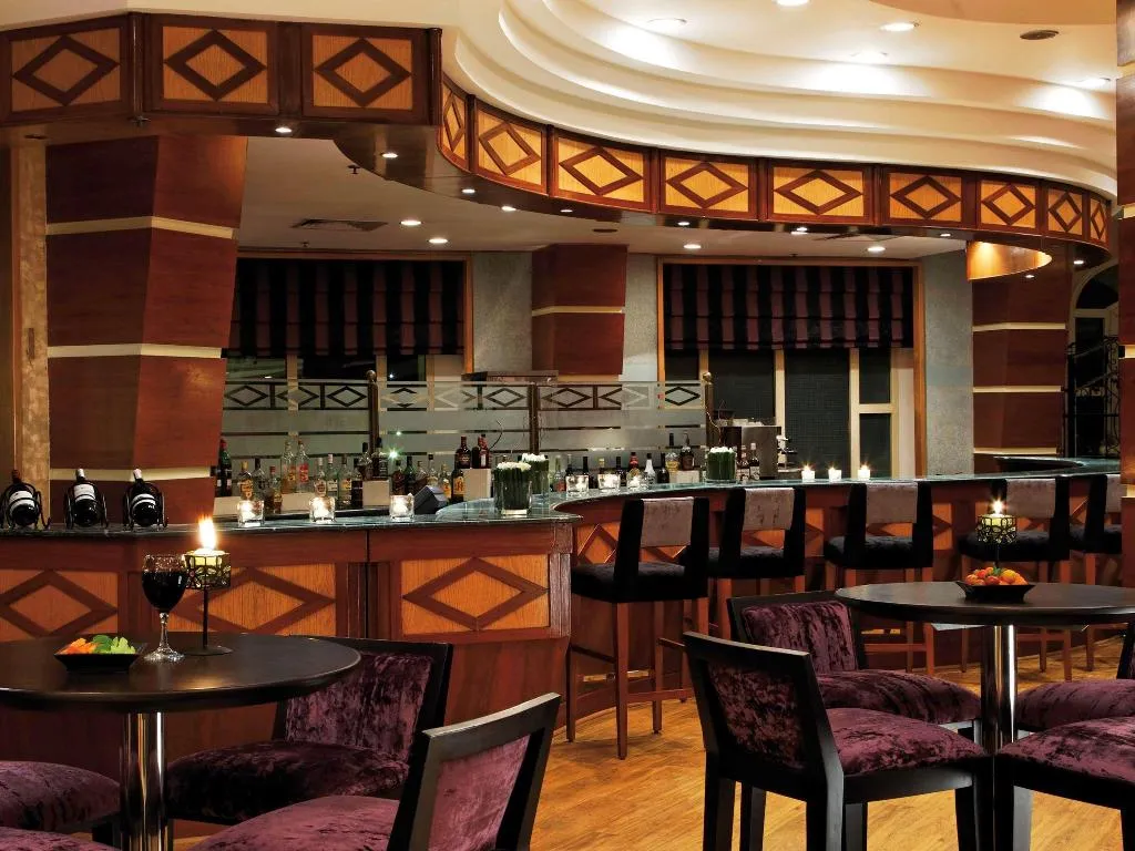 Bar, Movenpick Cairo Media City, Cairo