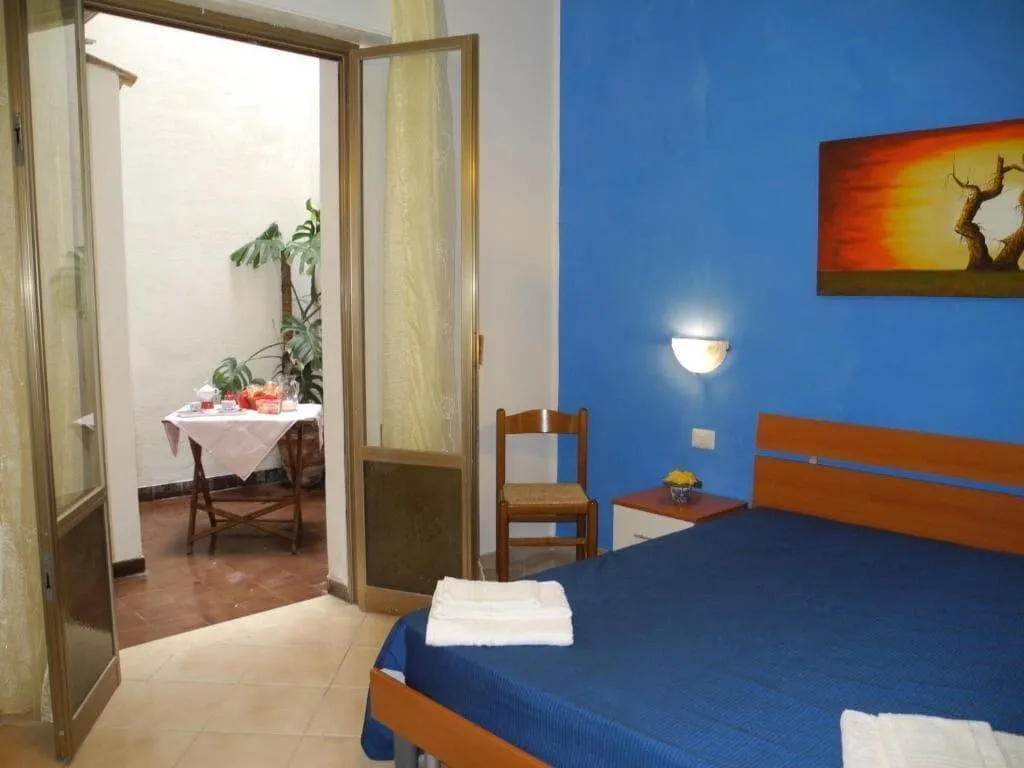 Room, Melone Giallo, Palermo