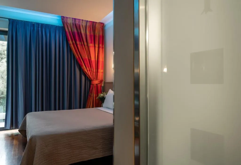 DOUBLE STANDARD Room, Pines, Athens