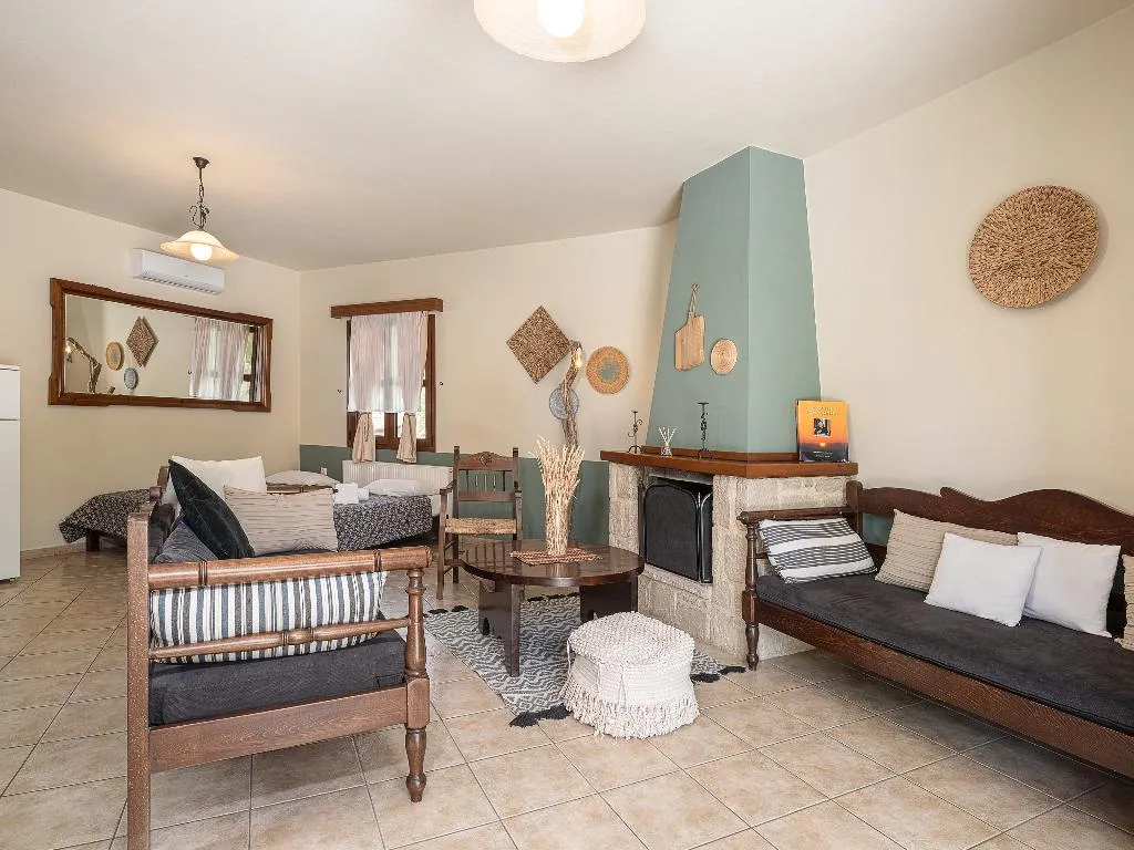 APARTMENT CAPACITY 4 Room, Earino, Crete