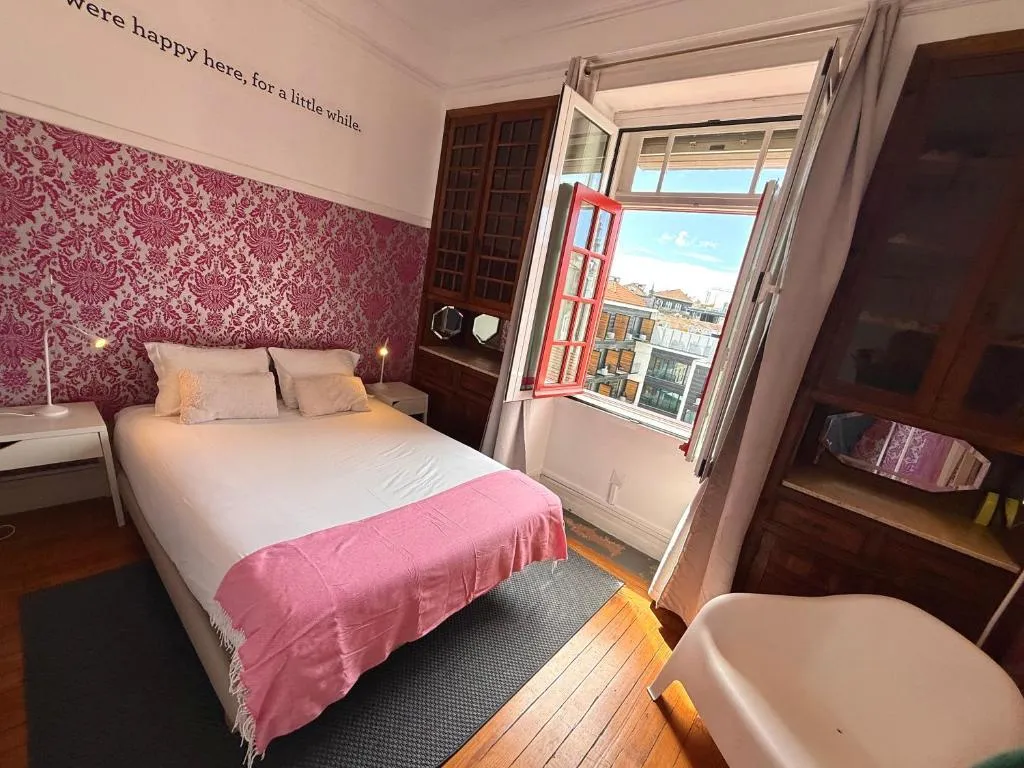 DOUBLE Shared external bathroom Room, Rivoli Cinema Hostel, Porto