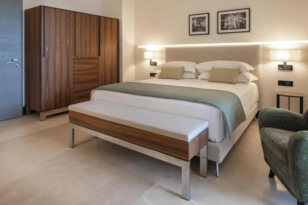 JUNIOR SUITE SEA VIEW Room, Grand Hotel Angiolieri, Naples