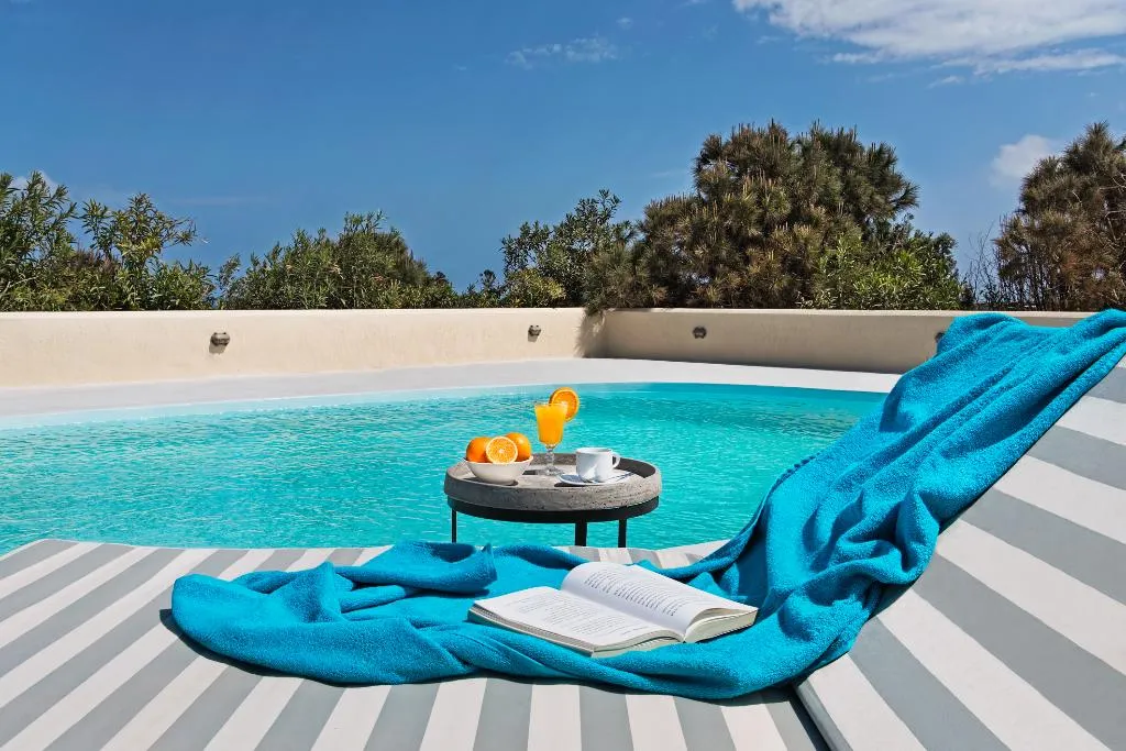 VILLA WITH PRIVATE POOL Room, Sienna Eco Resort, Santorini
