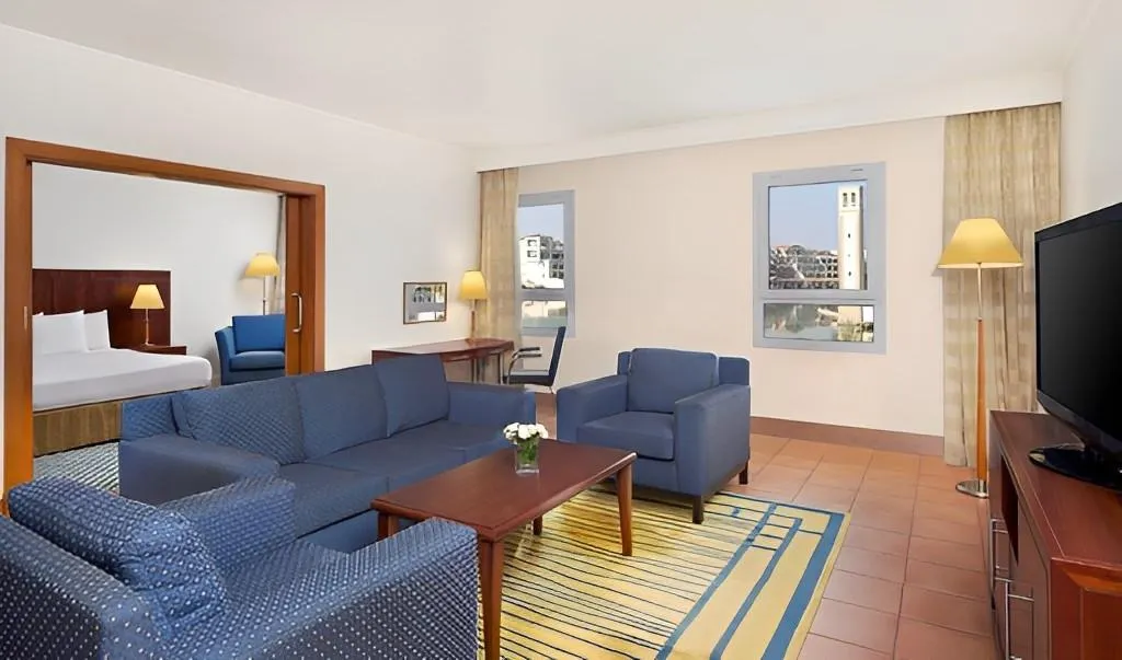 SUITE EXECUTIVE Room, Millennium Lakeview Hotel, Dubai