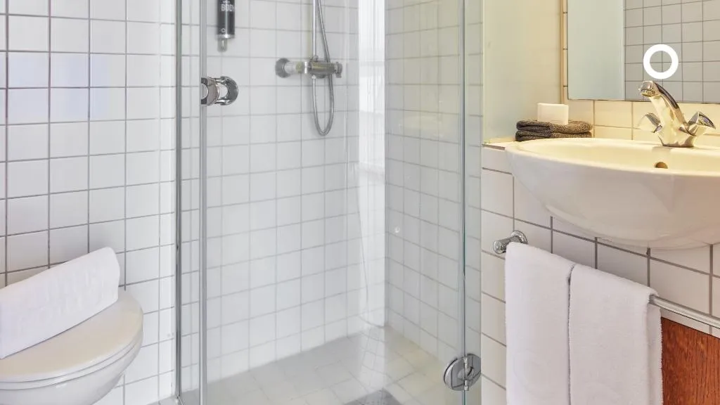 Double or Twin STANDARD Room, Center Hotels Plaza, Reykjavik