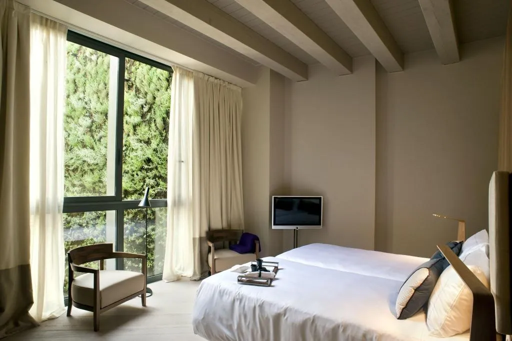 DOUBLE DELUXE KING BED Room, Mercer Hotel Barcelona, Barcelona