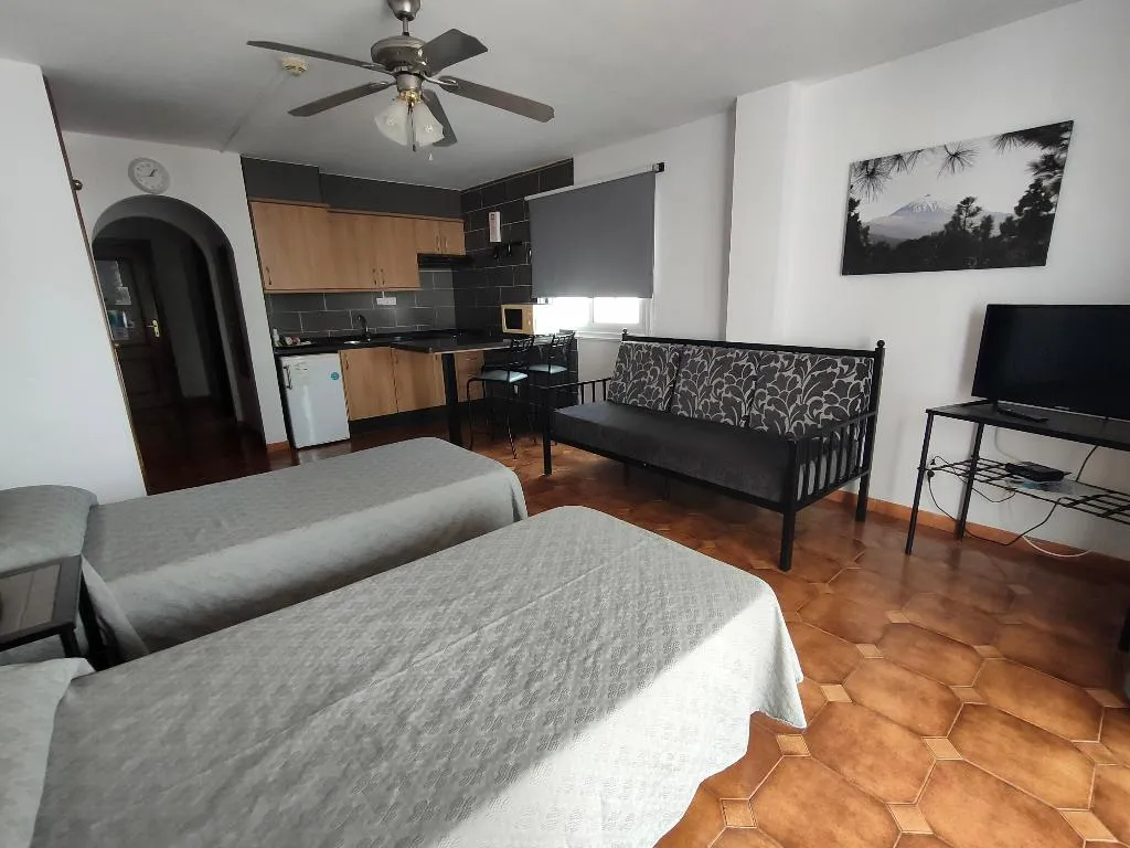 APARTMENT CAPACITY 2 ONE BEDROOM Room, Pueblo Torviscas, Tenerife