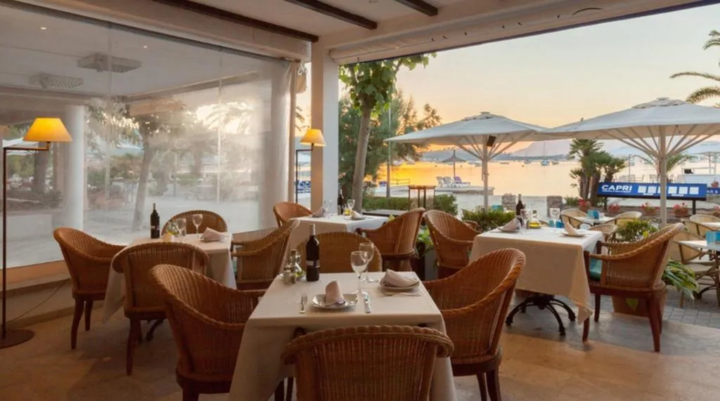 Restaurant, Capri, Majorca