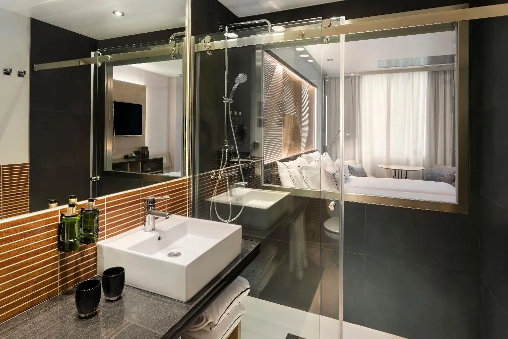 DOUBLE STANDARD Room, Melia Avenida America, Madrid
