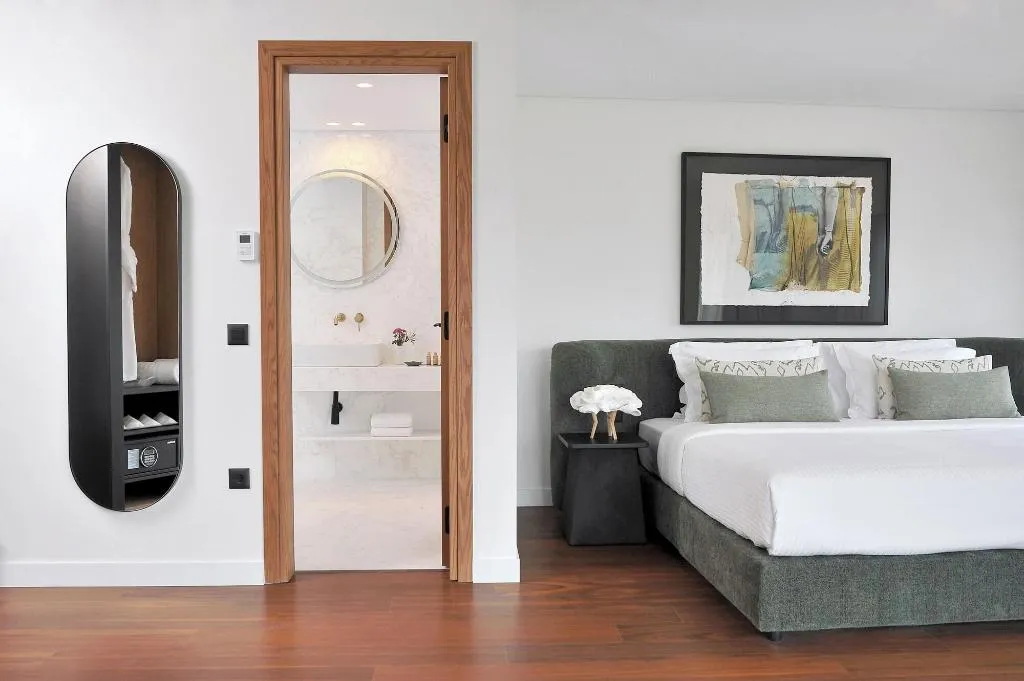Room, The Athenaeum, Athens