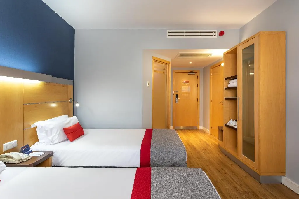 TWIN NON SMOKING Room, Holiday Inn Express Lisbon-Oeiras, Lisbon