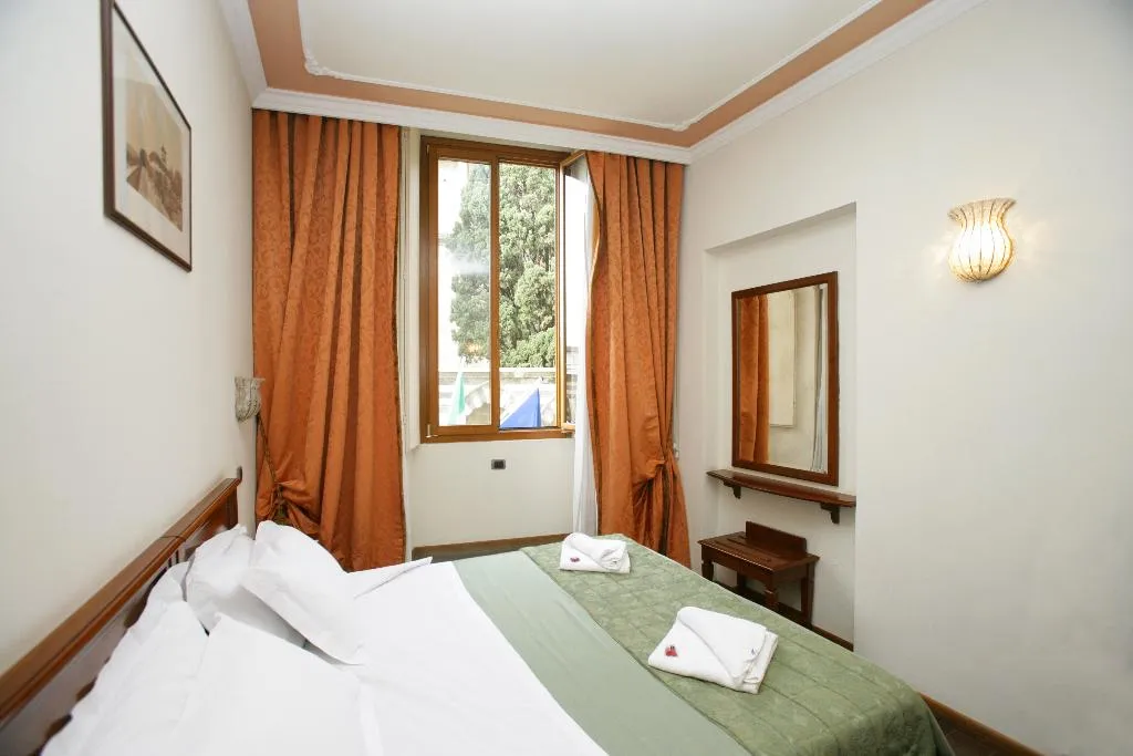 DOUBLE CLASSIC Room, Domus Florentiae Hotel, Florence