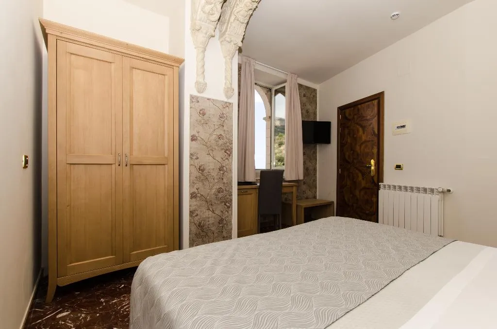 DOUBLE DELUXE Room, Splendid Hotel Taormina - Handwritten Collection, Taormina