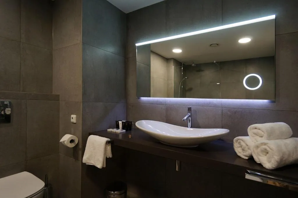 SINGLE QUEEN SIZE BED Room, Friday Hotel, Prague