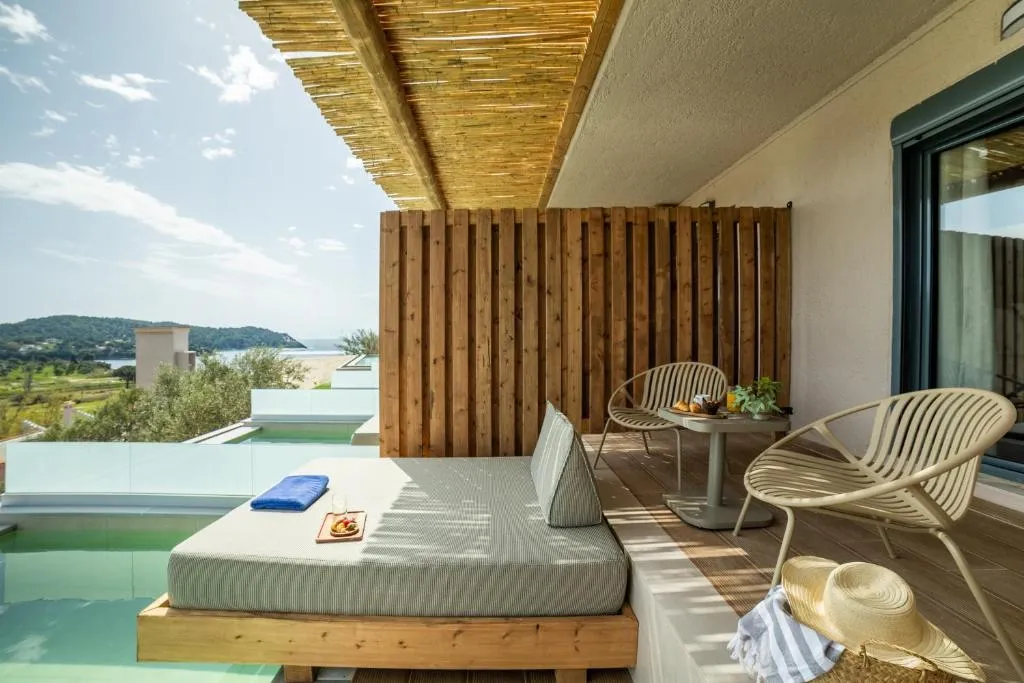 DOUBLE EXECUTIVE ONE BEDROOM Room, Petra Nera, Skiathos